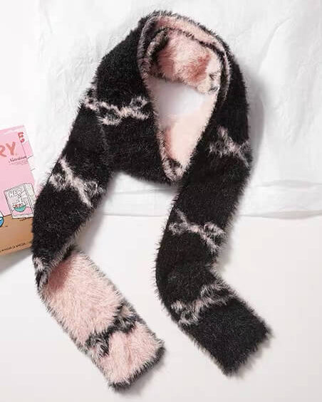 【1枚で2色楽しめるリバーシブル仕様】夢みる冬のメロディーマフラー(全3色)