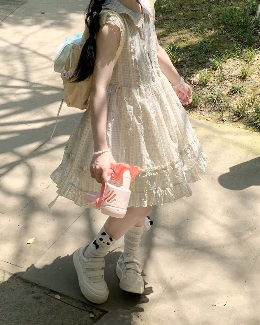《レースとフリルに恋する一着》夢物語を見つめる女の子ワンピース