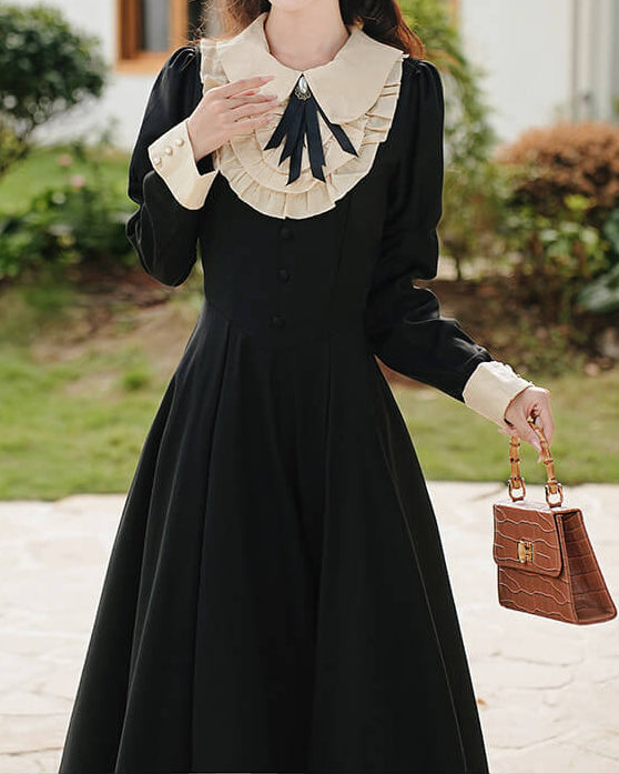 お城の庭で優雅なカフェタイムワンピース