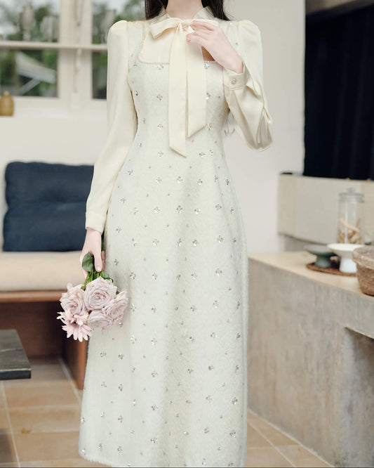 《お呼ばれコーデにも最適》花かんむりの誓いを紡ぐホワイトワンピース