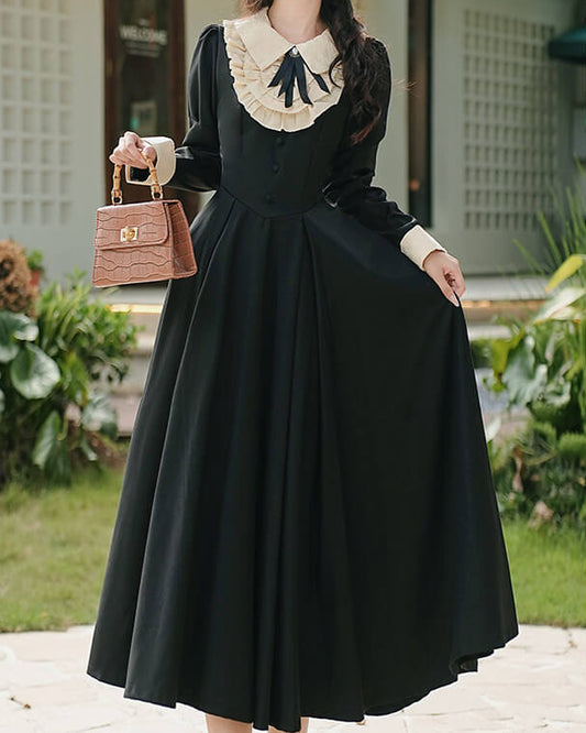 お城の庭で優雅なカフェタイムワンピース