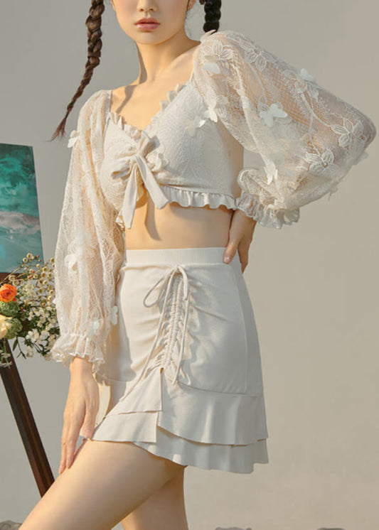 白い花びらの誓いの水着