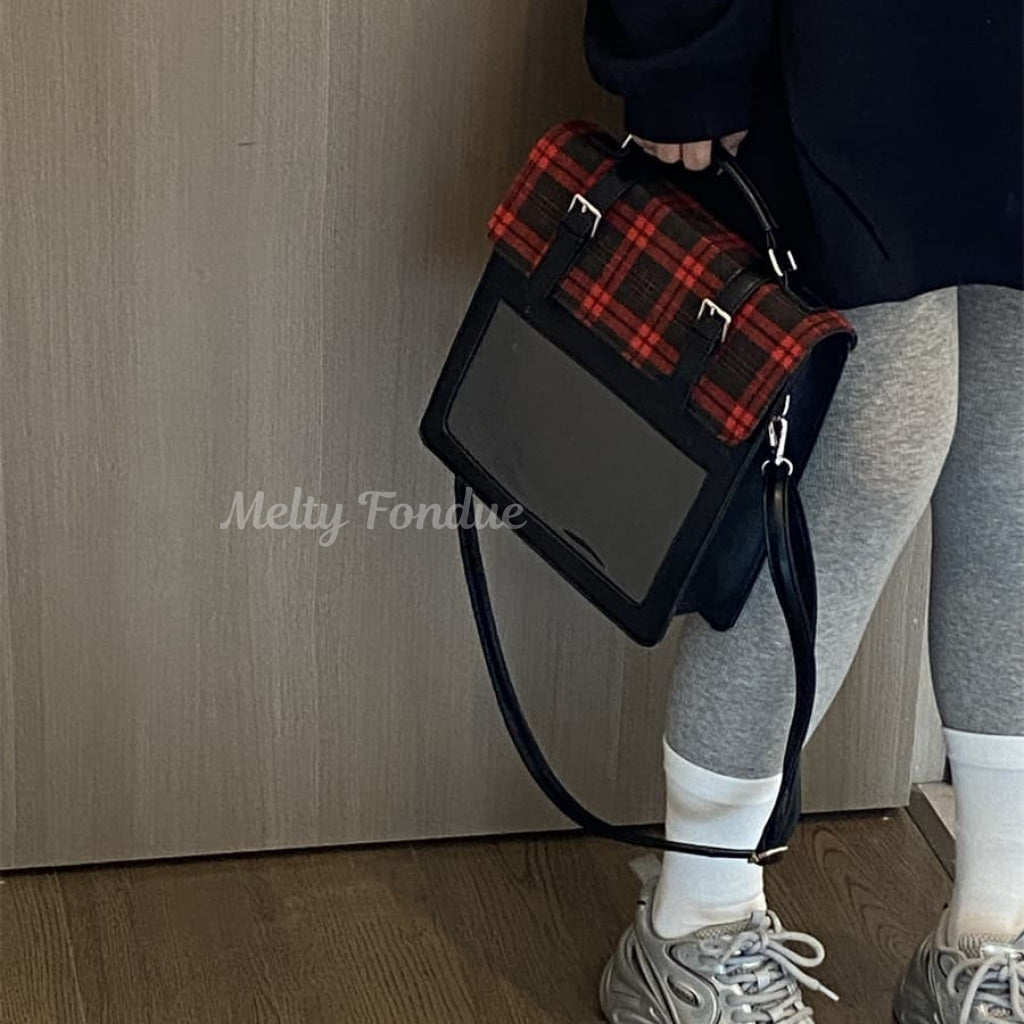 背伸びしてお出かけするお嬢様の痛バッグ(全4色)