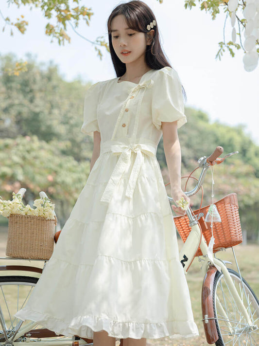 風浴びて走る少女ワンピース