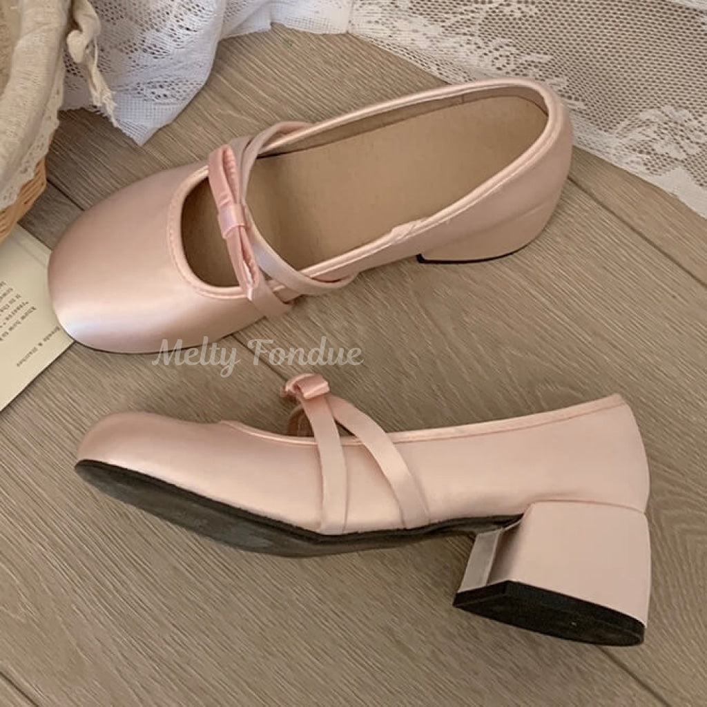 浮き足立つ少女の夢シューズ(全2色)