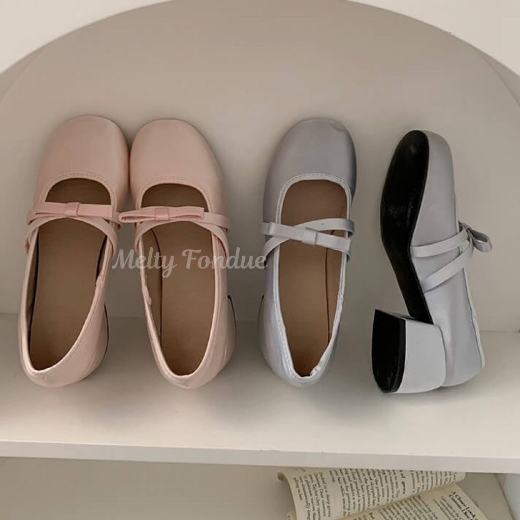 浮き足立つ少女の夢シューズ(全2色)