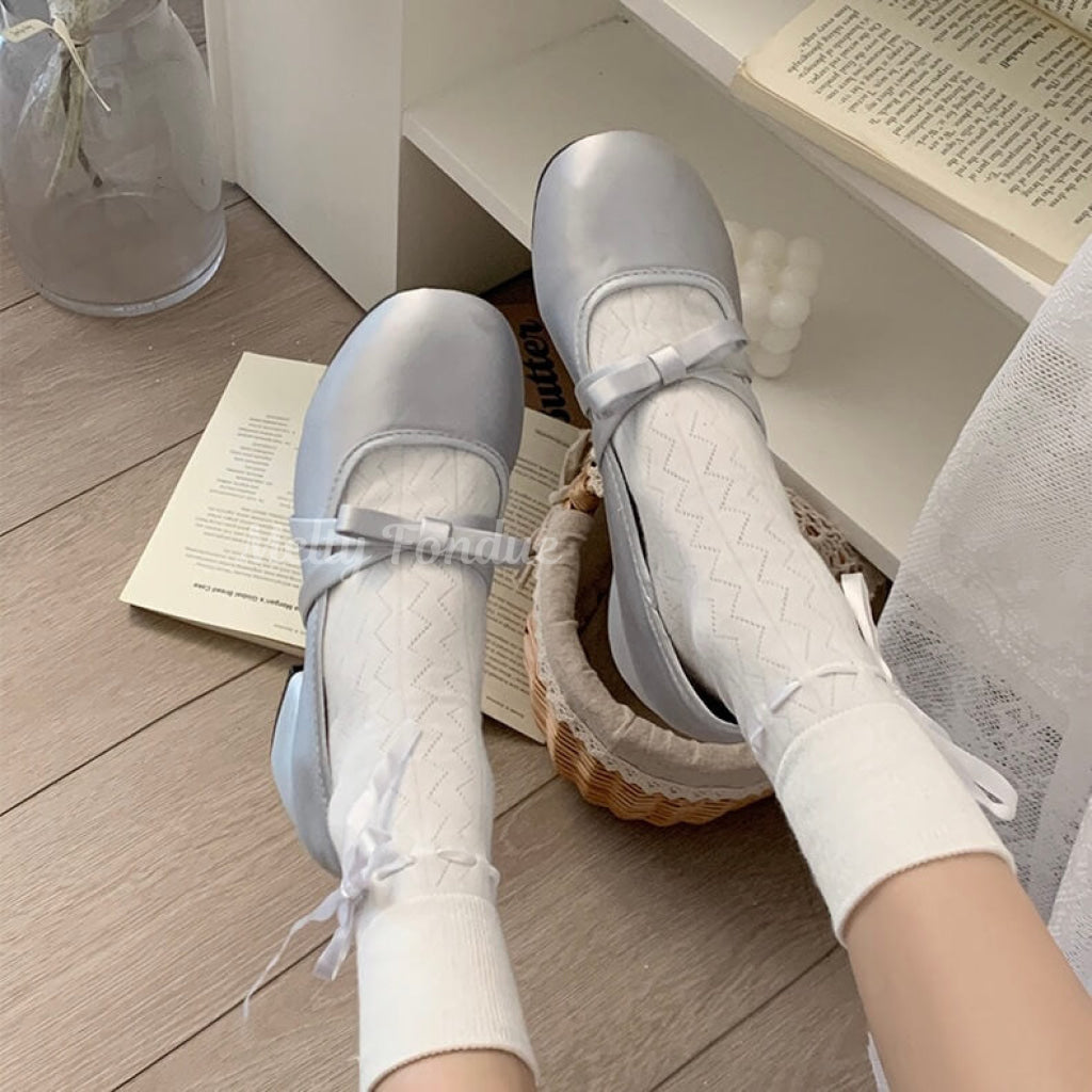 浮き足立つ少女の夢シューズ(全2色)