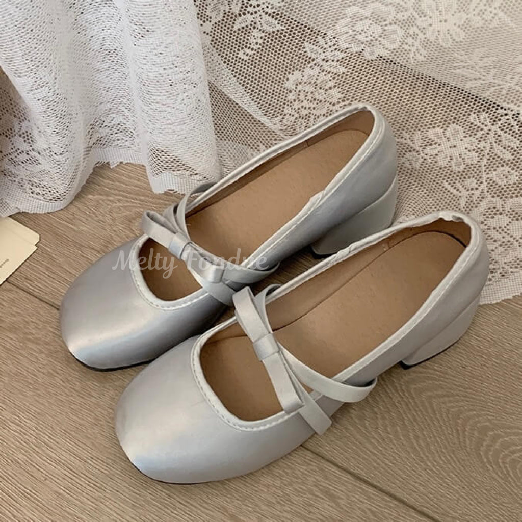 浮き足立つ少女の夢シューズ(全2色)