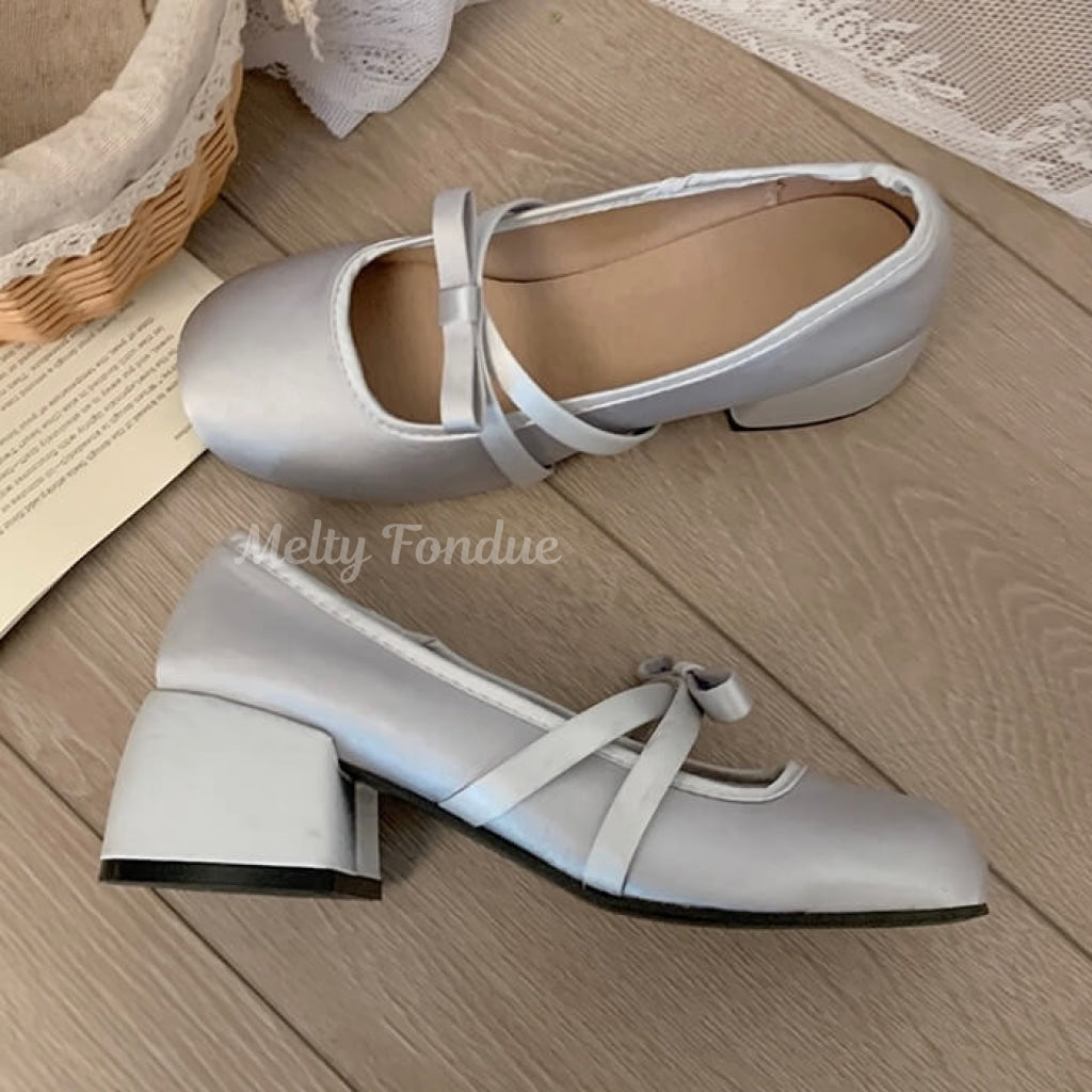 浮き足立つ少女の夢シューズ(全2色)