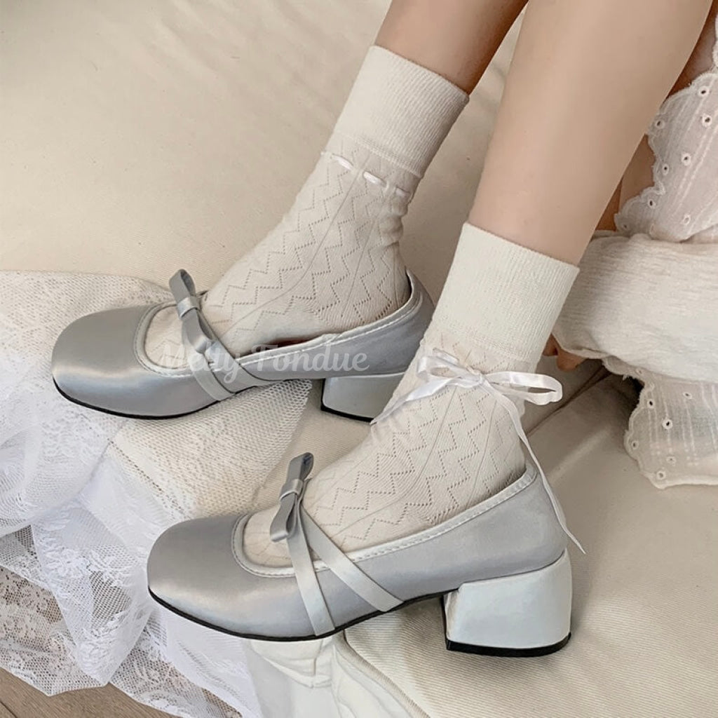 浮き足立つ少女の夢シューズ(全2色)