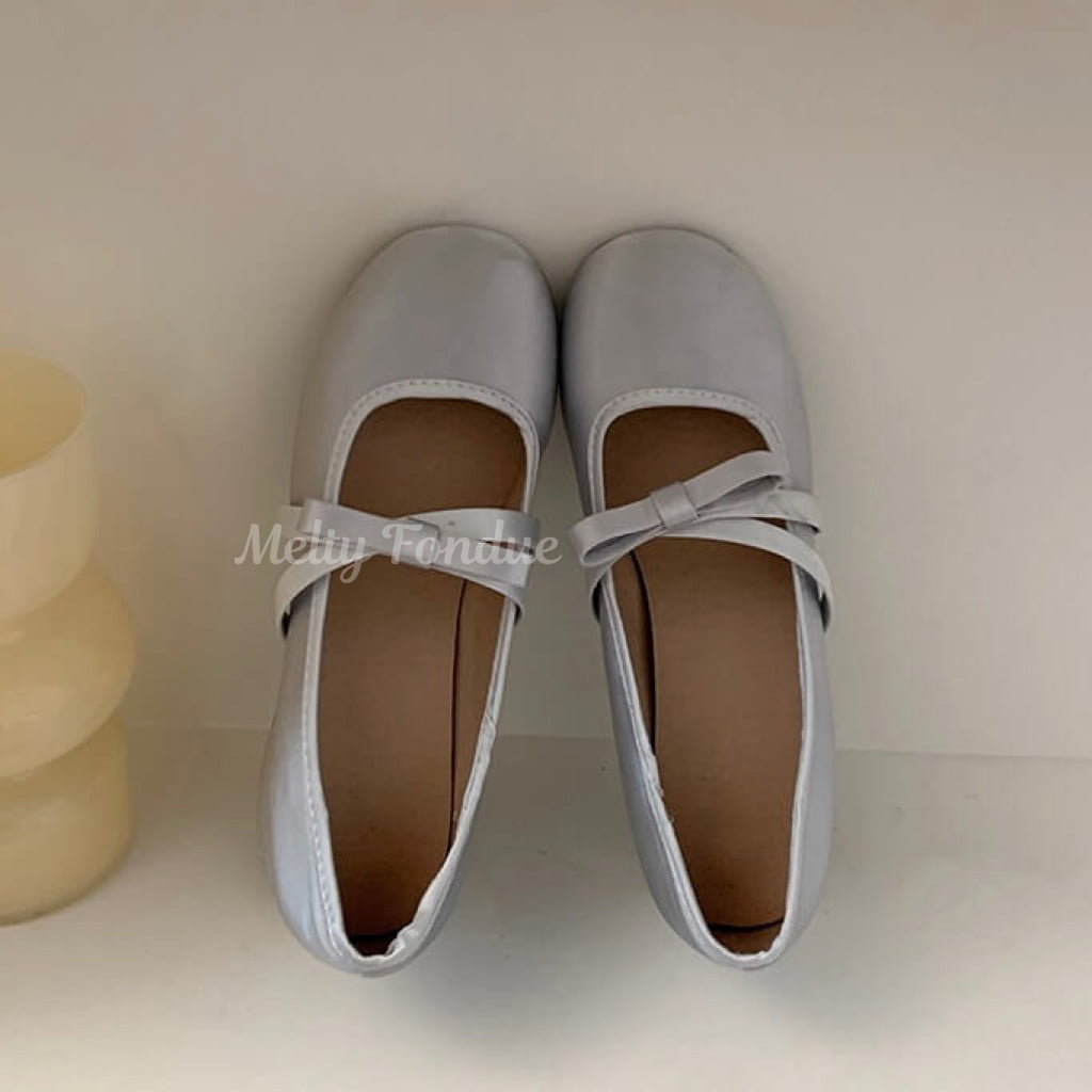 浮き足立つ少女の夢シューズ(全2色)