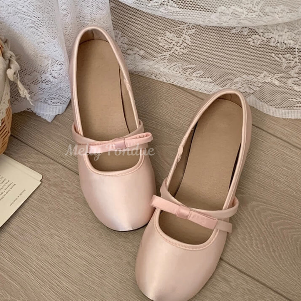 浮き足立つ少女の夢シューズ(全2色)