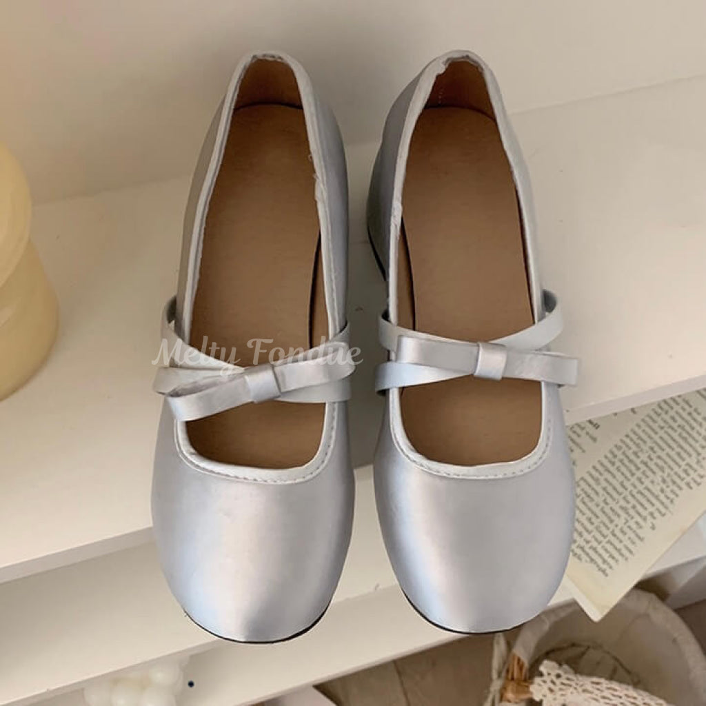 浮き足立つ少女の夢シューズ(全2色)