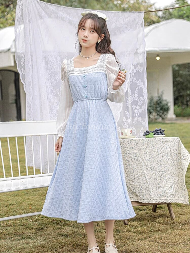 青空の下の華やぎワンピース
