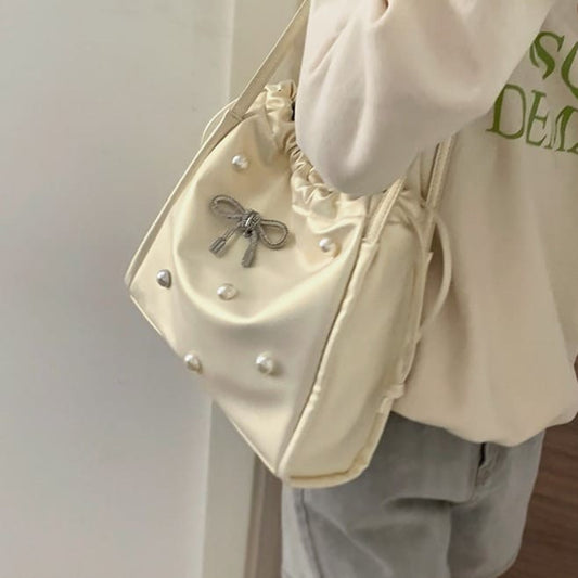 煌めくパールの秘密バッグ(全3色) ホワイト