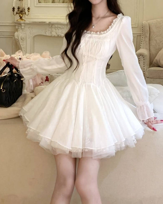 【ふわふわスカート】祝福の光に包まれるワンピース(全2色)