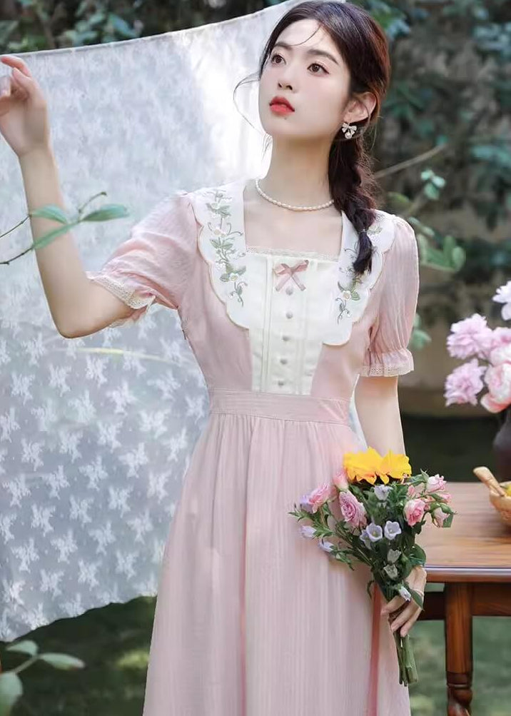 《ヒロイン気分のお出かけ服》花風に包まれるワンピース