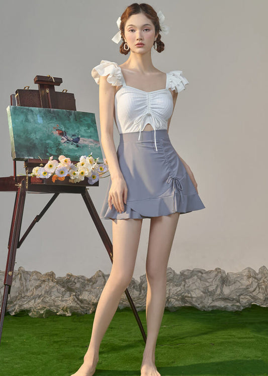 秘密の庭に佇むお姫様の水着