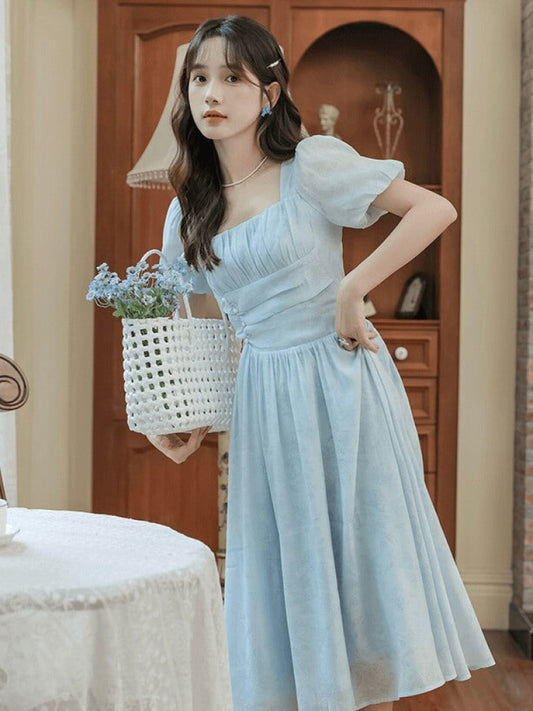 魔法にかけられたドレスワンピース