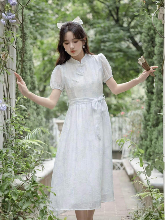 木々に囲まれた隠れ家ワンピース