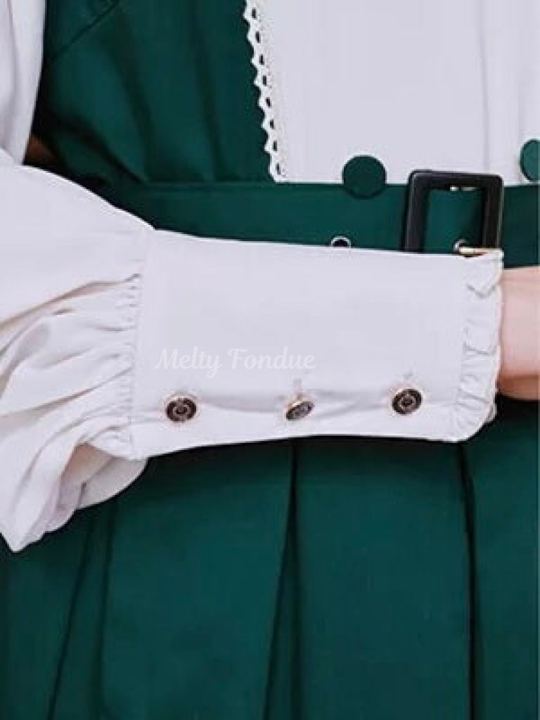 森の奥に隠されたお城の秘密ワンピース