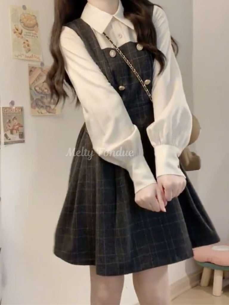 手を広げて抱き締める願いのワンピース