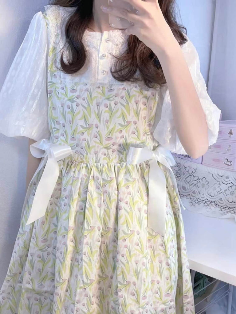 そよ風の声を聞く草木のワンピース