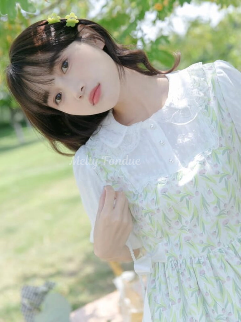 そよ風の声を聞く草木のワンピース