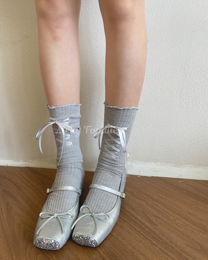 ときめくリボンレースアップソックス(全2色)