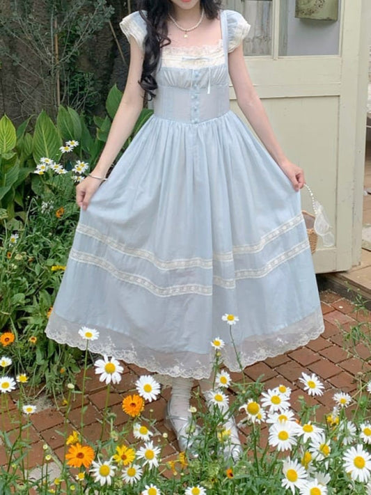 舞踏会に憧れた主人公のワンピース