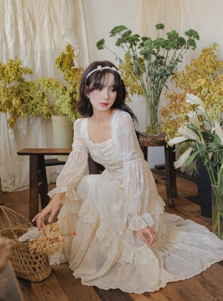 物語に迷い込んだお姫様のワンピース