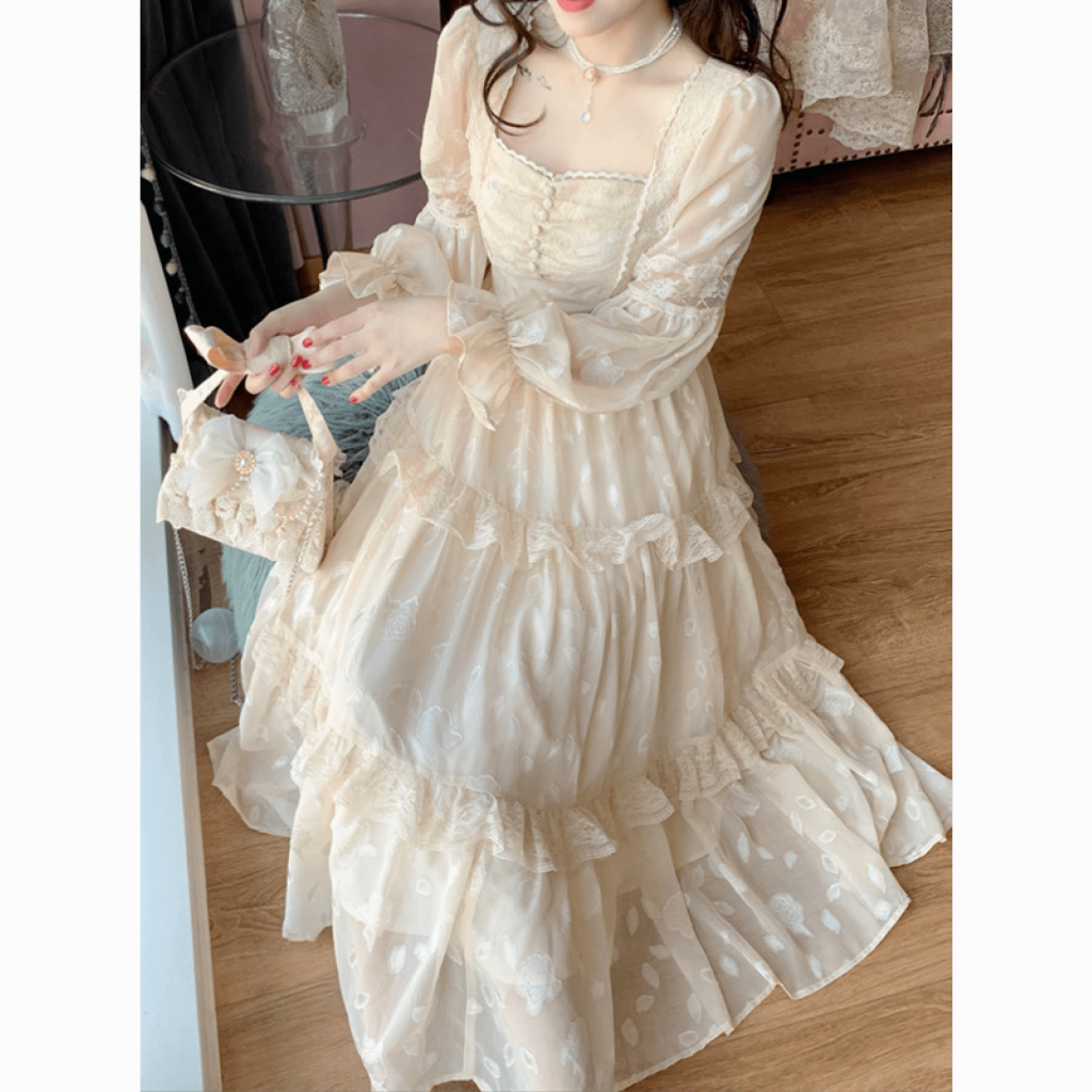 物語に迷い込んだお姫様のワンピース