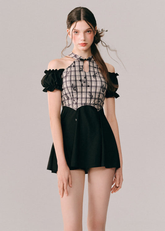 夜空に舞う黒い蝶の水着