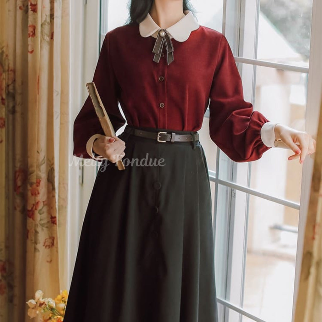 館に暮らすお嬢様の秘密ブラウス(全3色)