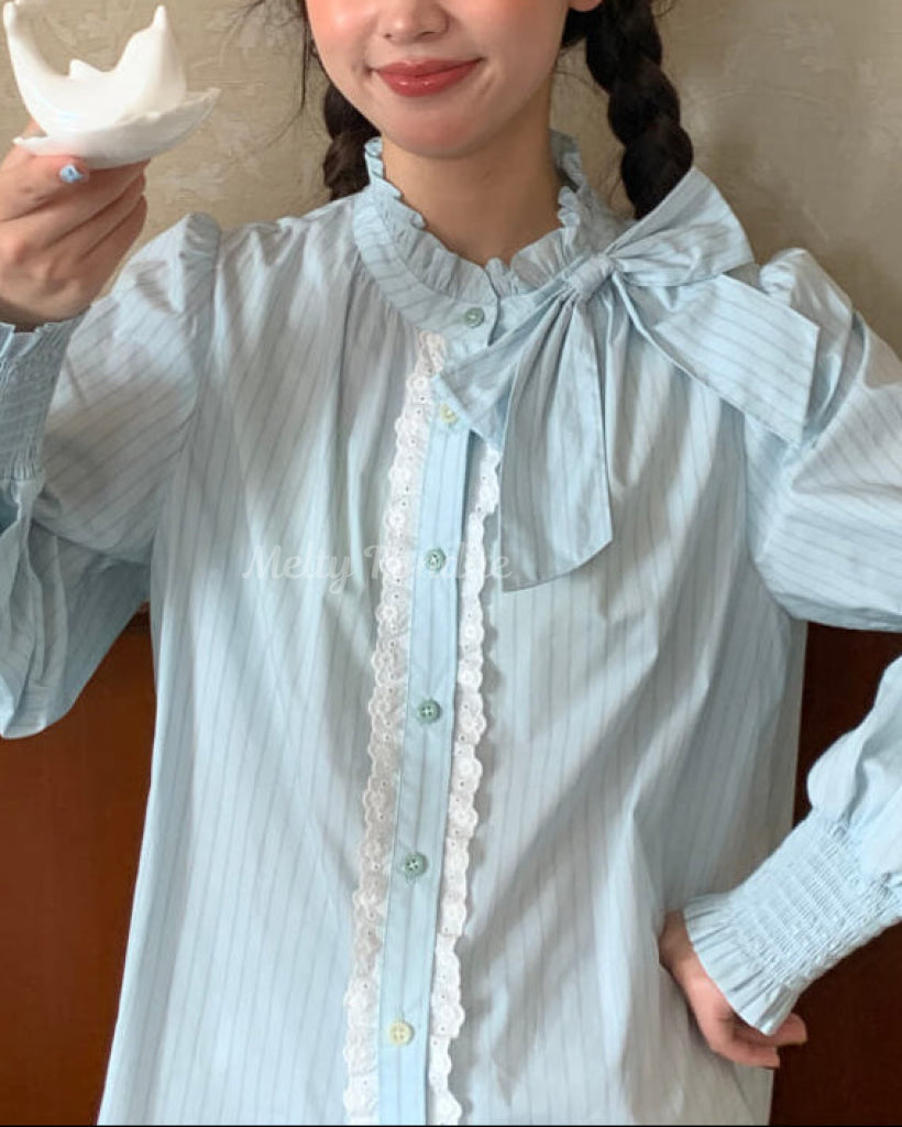 午後のティータイムに咲くお花ブラウス