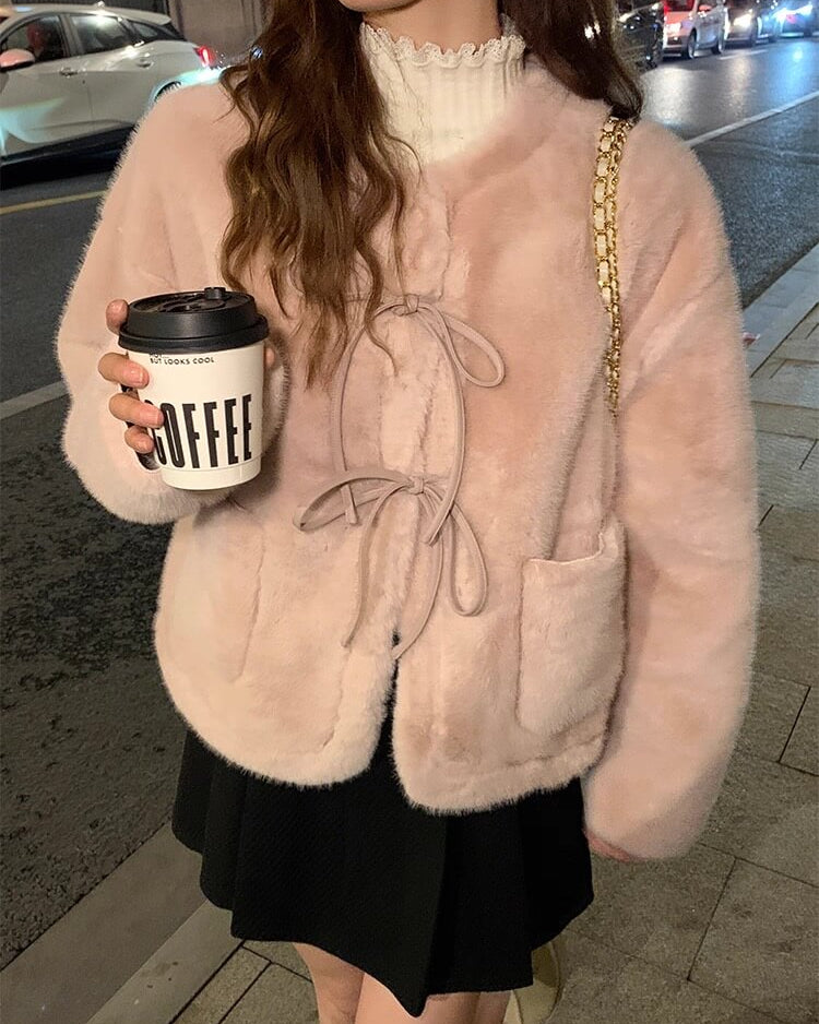 《あたたかさも可愛さも両立》ときめきの余韻をまとうリボンコート