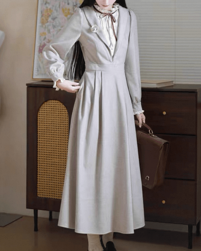 《上品さを引き立てる》静寂の午後に花咲くワンピース