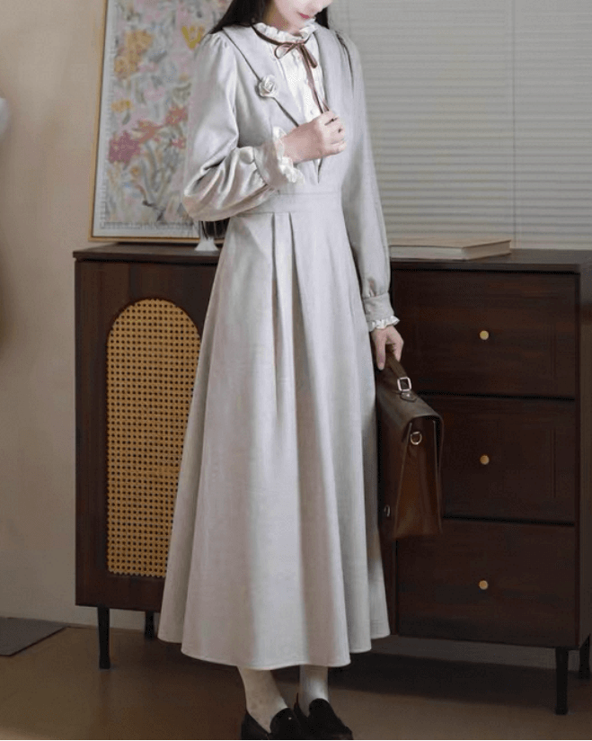 《上品さを引き立てる》静寂の午後に花咲くワンピース