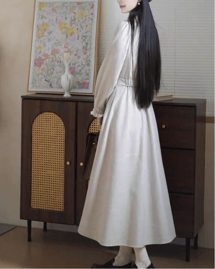 《上品さを引き立てる》静寂の午後に花咲くワンピース