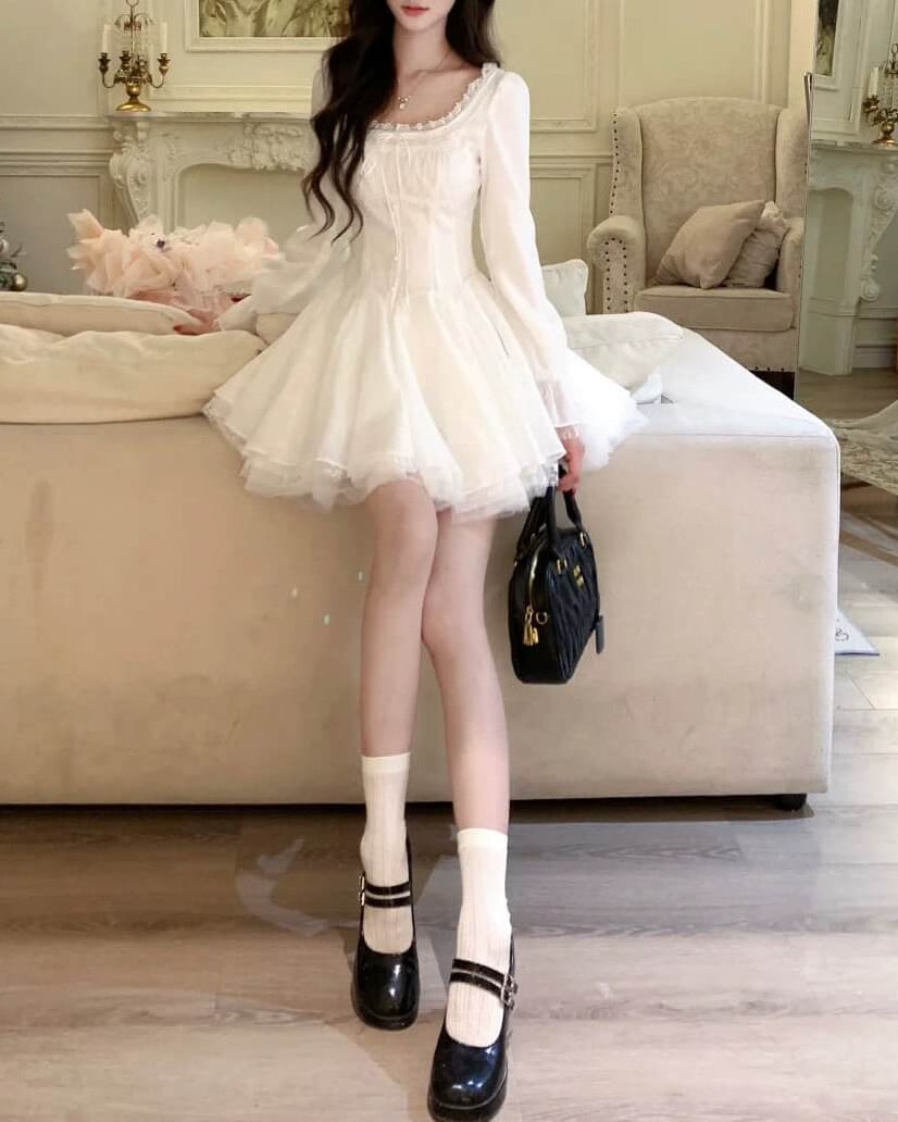 【ふわふわスカート】祝福の光に包まれるワンピース（全2色）