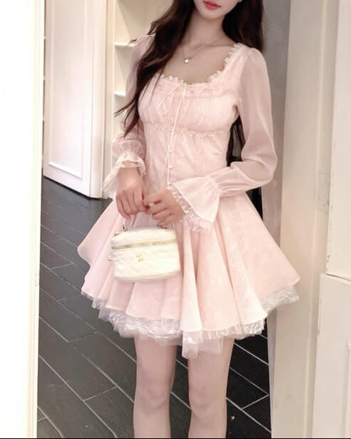 【ふわふわスカート】祝福の光に包まれるワンピース（全2色）