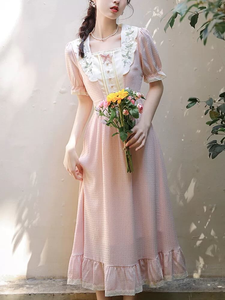 《ヒロイン気分のお出かけ服》花風に包まれるワンピース