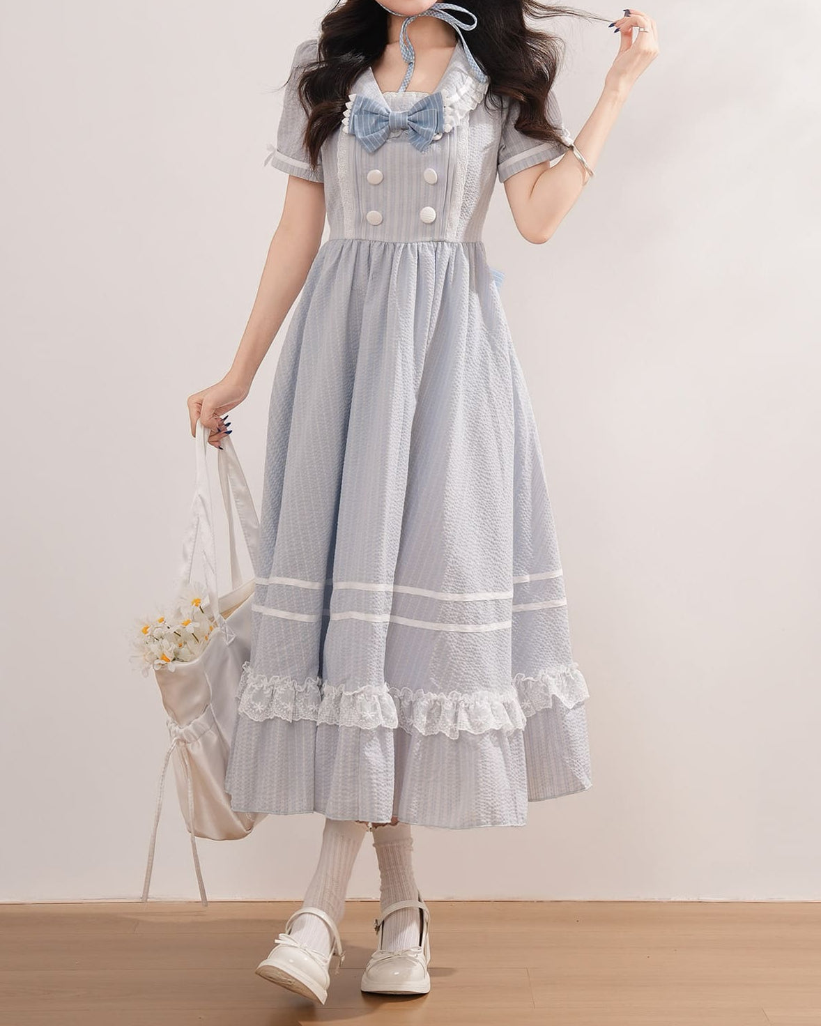 《後ろ姿まで可愛らしい》空のお城のお姫様ワンピース