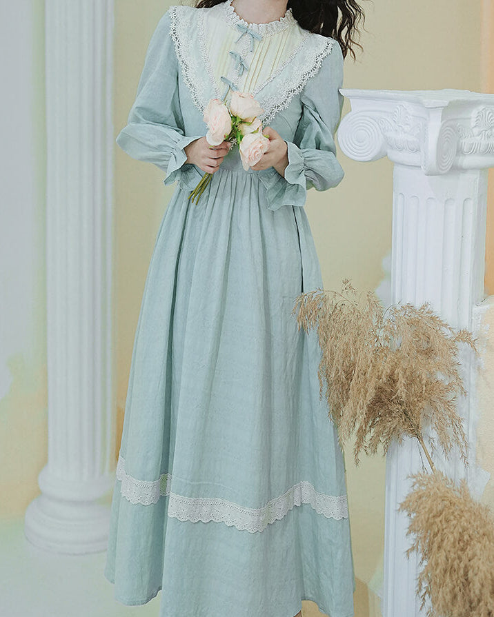 【上品な透明感】湖畔に咲くミルクブルーの花ワンピース