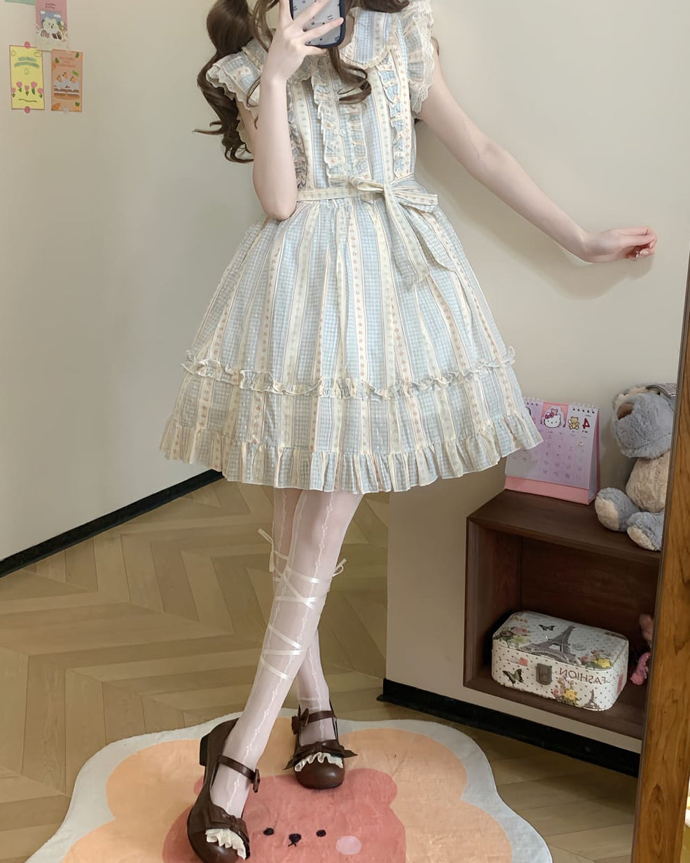 《レースとフリルに恋する一着》夢物語を見つめる女の子ワンピース