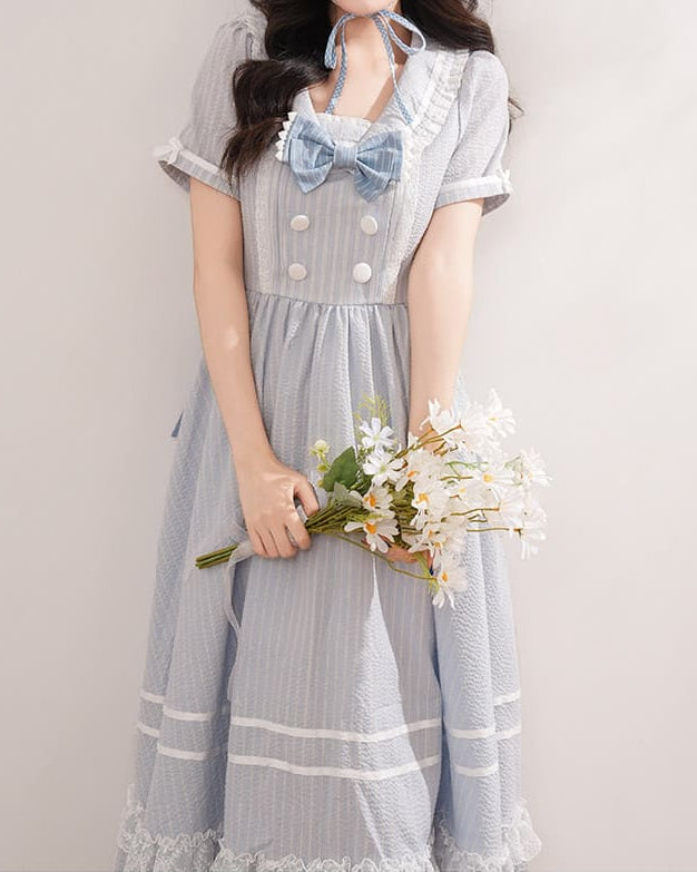 《後ろ姿まで可愛らしい》空のお城のお姫様ワンピース