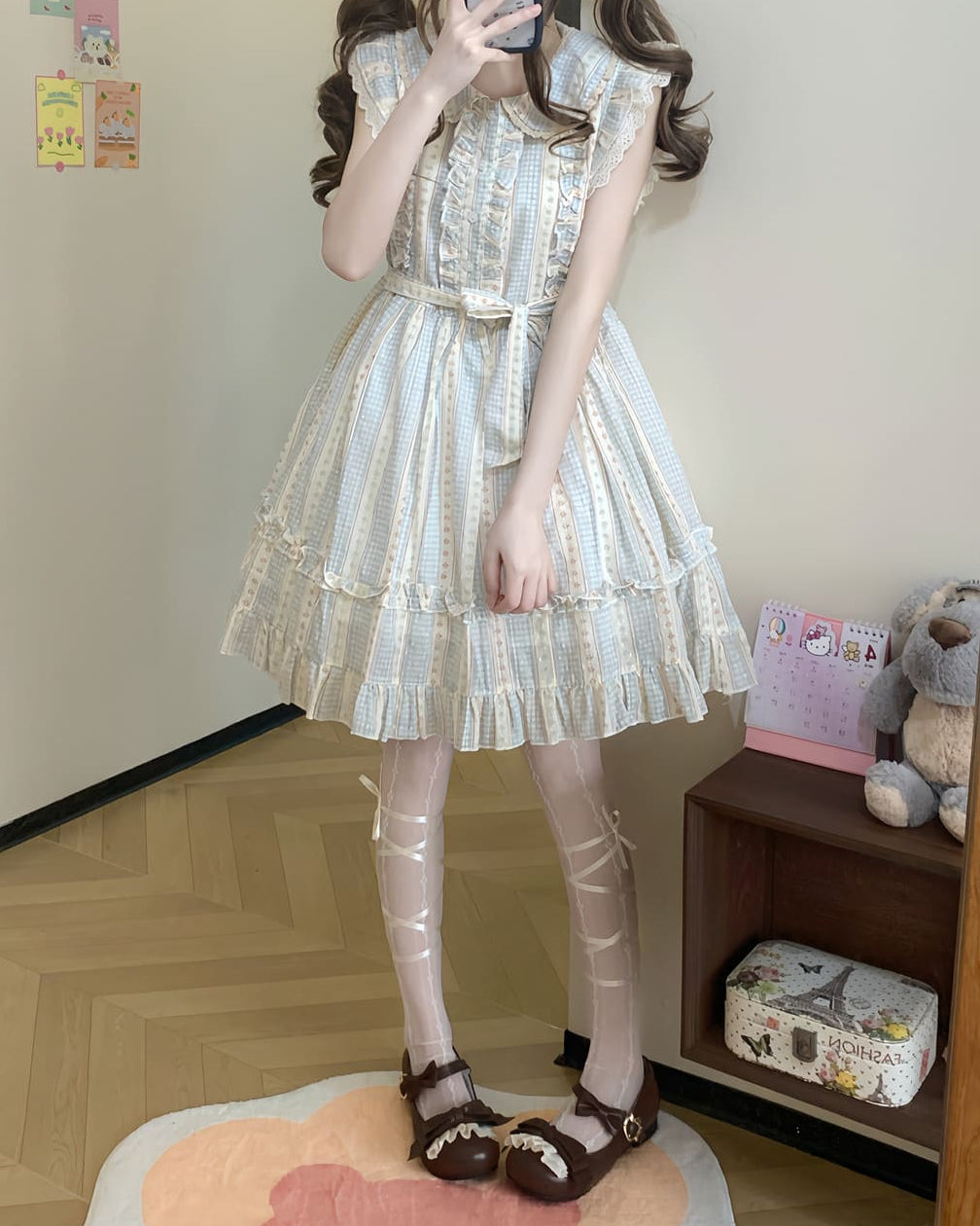 《レースとフリルに恋する一着》夢物語を見つめる女の子ワンピース