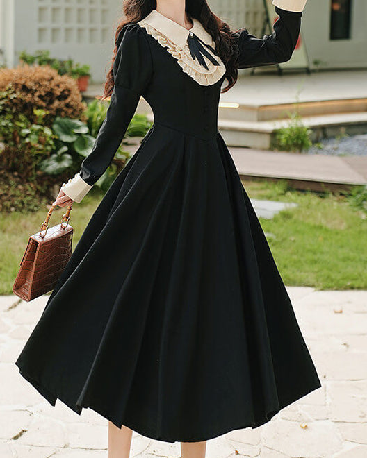 お城の庭で優雅なカフェタイムワンピース