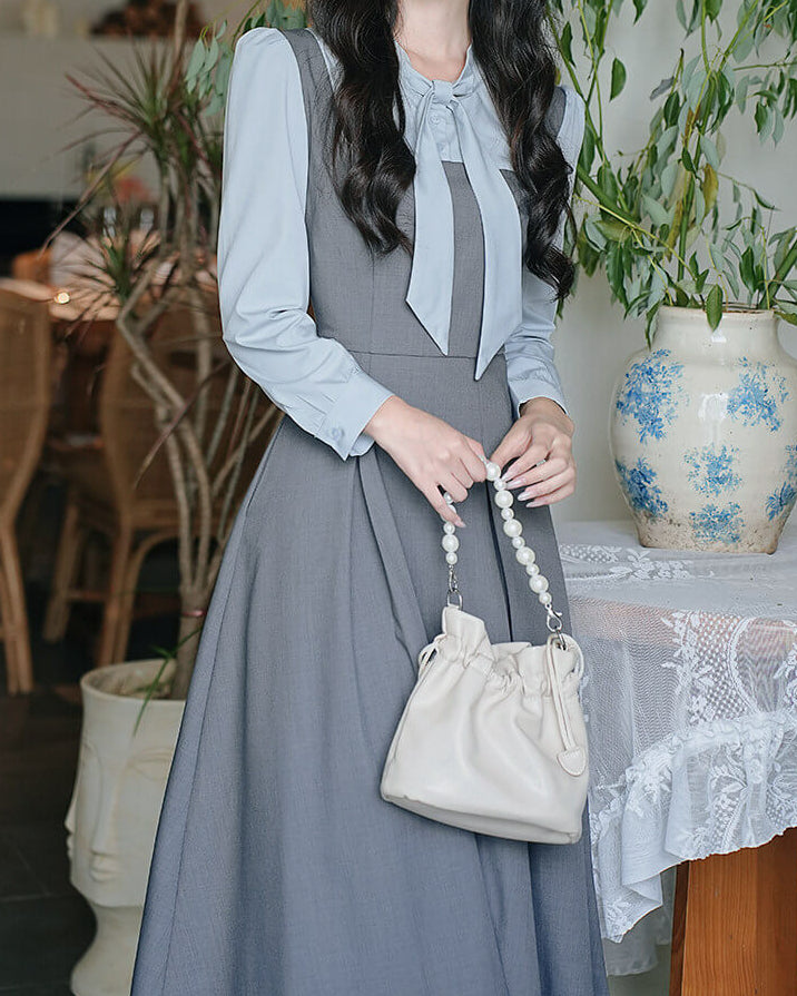 【シルエットまで美しい】お城の書斎に佇むお嬢様ワンピース