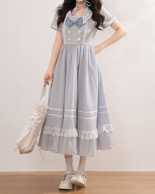 《後ろ姿まで可愛らしい》空のお城のお姫様ワンピース